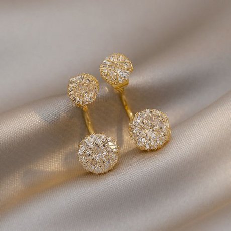 Hollow diamond earring